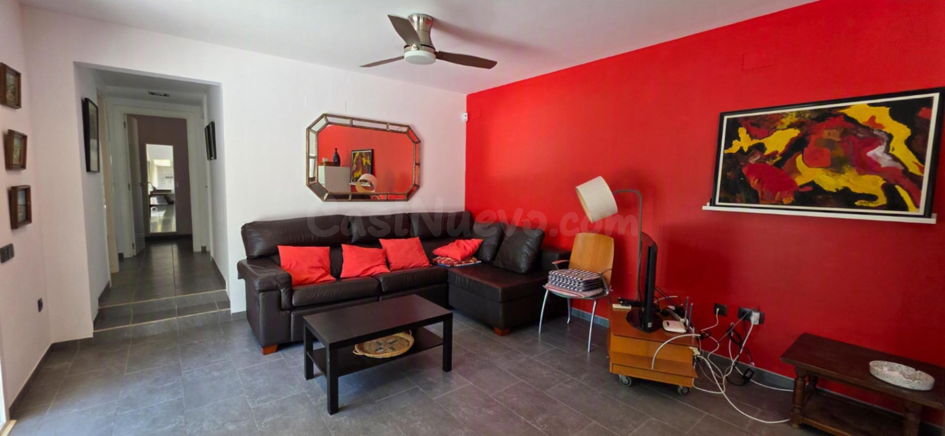 Exclusivo Chalet Reformado con Piscina Privada, a Solo 100 M - foto 4