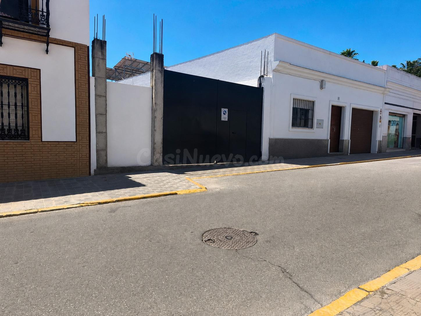 ¡OPORTUNIDAD EN BOLLULLOS! Solar de 150 m2.
