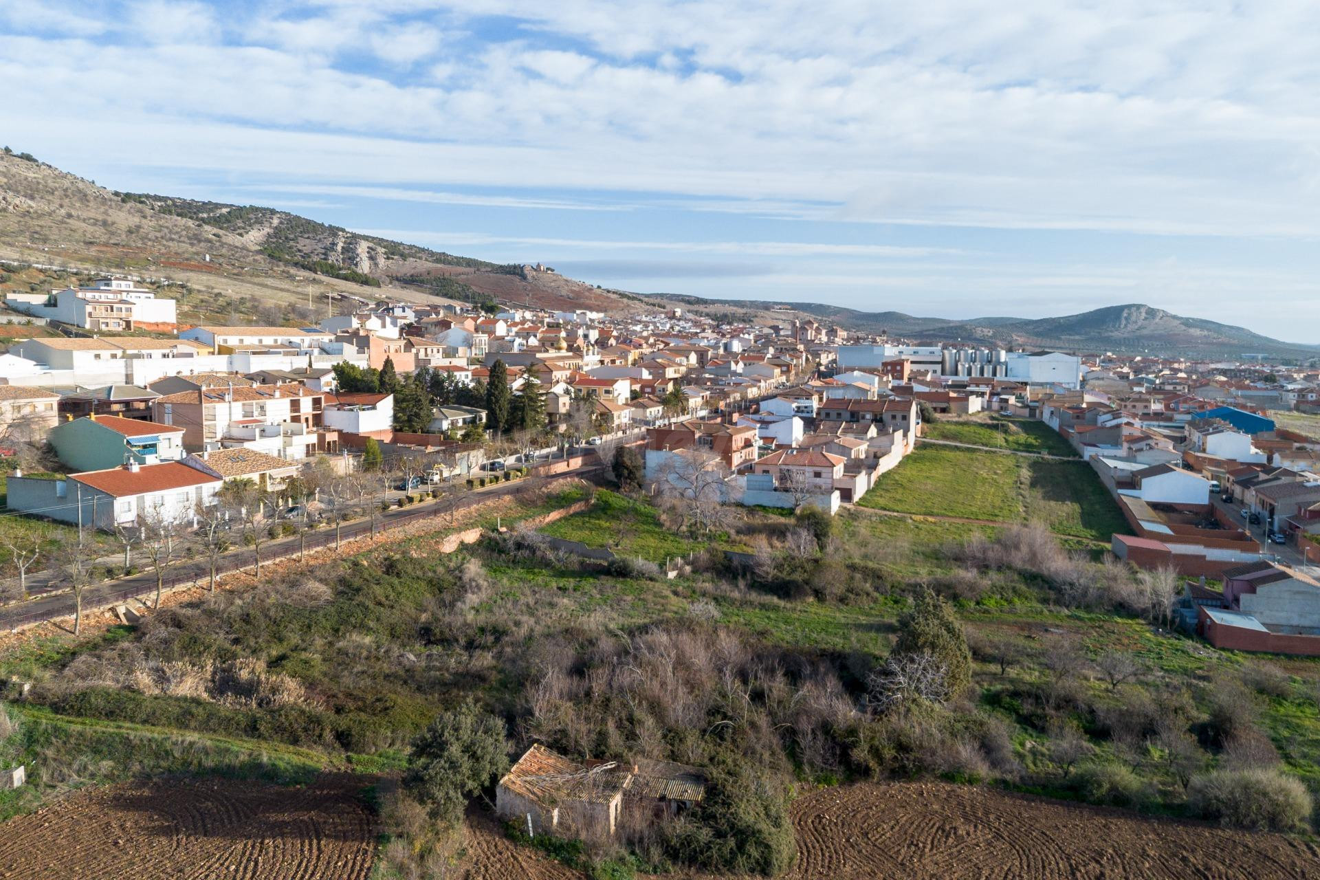 Terreno urbanizable 6744m² en venta - LOS YEBENES   TOLEDO
