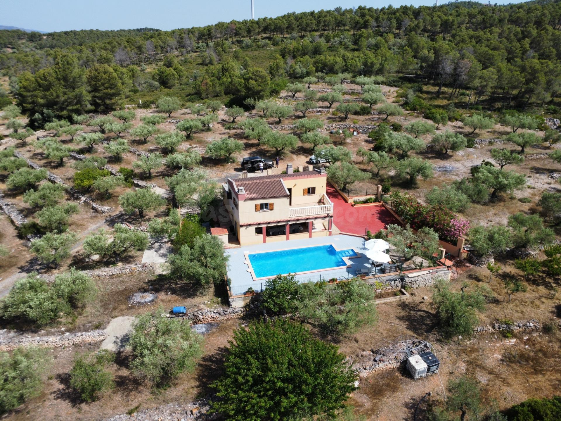 Auténtica finca rústica con gran casa de campo, piscina y más de 20.000 m2 en pleno Parque Natural de El Perelló