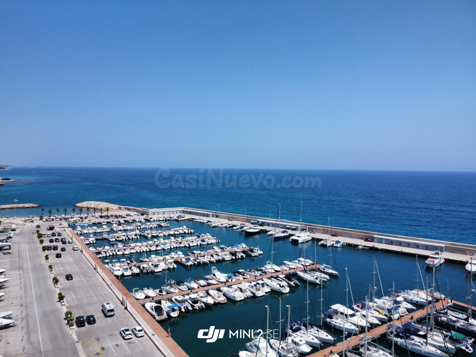 Exclusivo chalet en primera línea de mar y del puerto deport - foto 2
