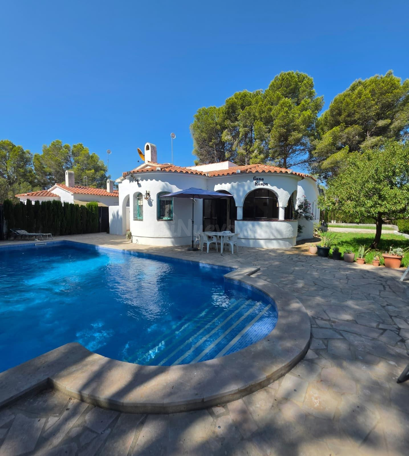 Chalet con piscina a 300 metros de la playa del Torrent del 