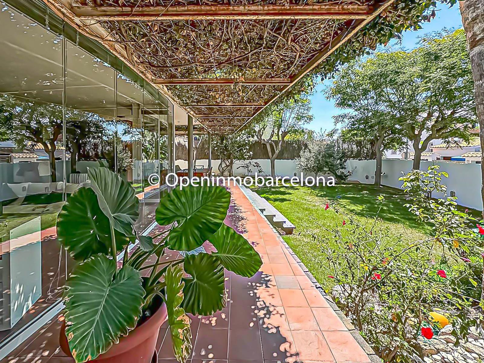 PRECIOSA CASA EN VENTA EN LA ZONA DE CAN MACIA EN SANT PERE DE RIBES