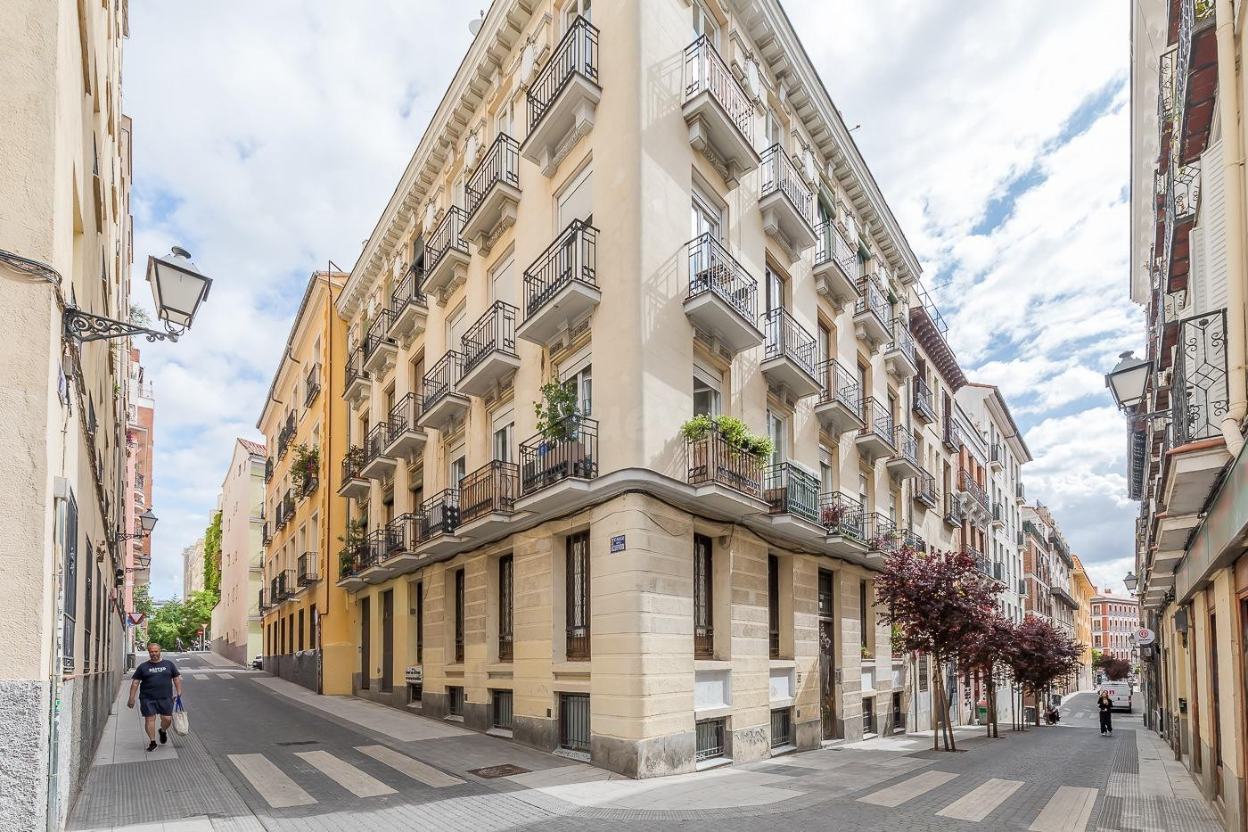 Fantástico piso bajo exterior en Calle Montserrat, 14, Madrid