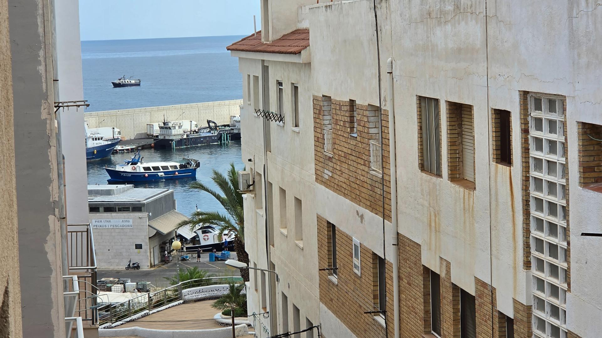 Piso reformado de 74 m2 con terrado privado y vistas 360° junto al puerto de l’Ametlla de Mar
