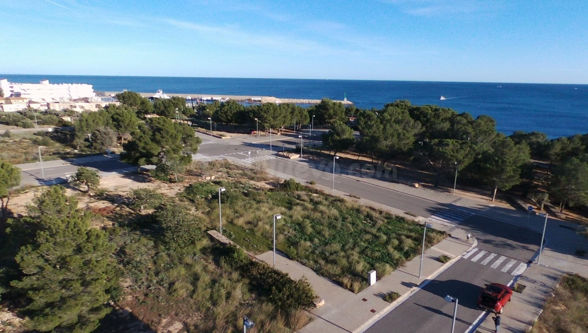 Parcela esquinera a 100 metros del mar con vistas privilegiadas en l’Ametlla de Mar