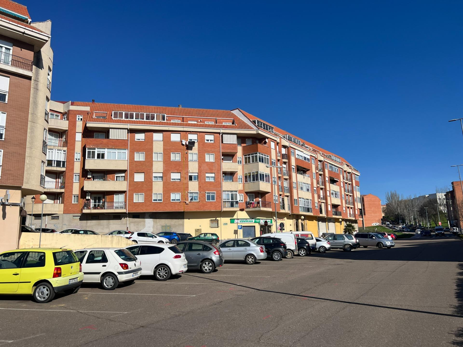 Piso en venta en Benavente con ascensor, a 10 minutos del centro