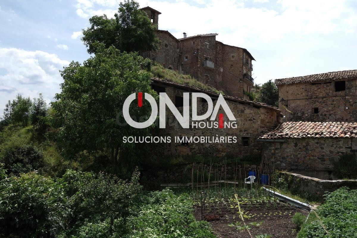OPORTUNIDAD ÚNICA: CASA/ERA TRADICIONAL A REFORMAR CON TERRENO