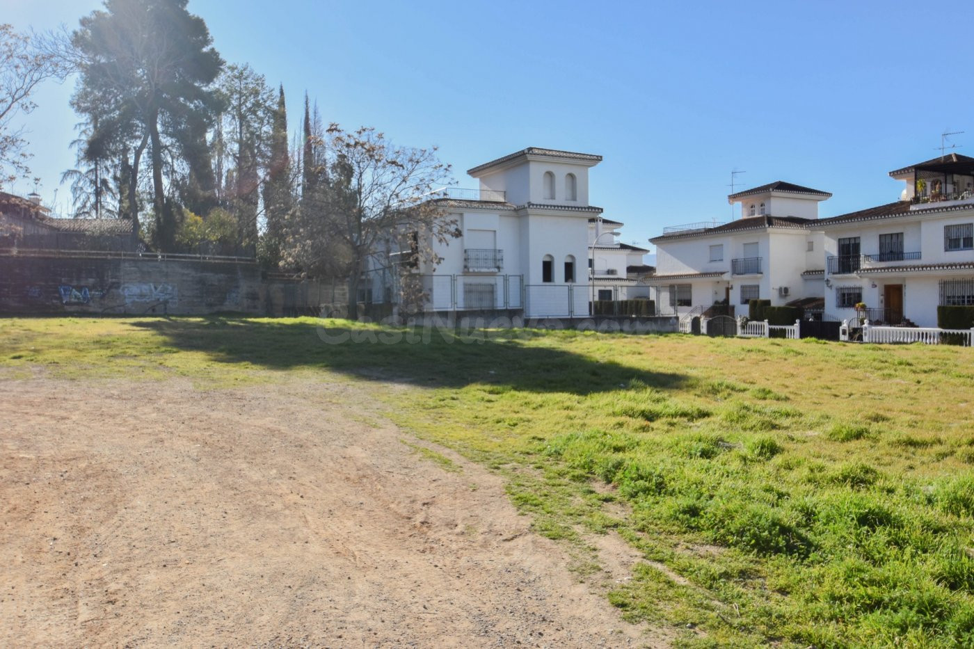CASA Y PARCELA PARA USOS MULTIPLES. ZONA SERRALLO