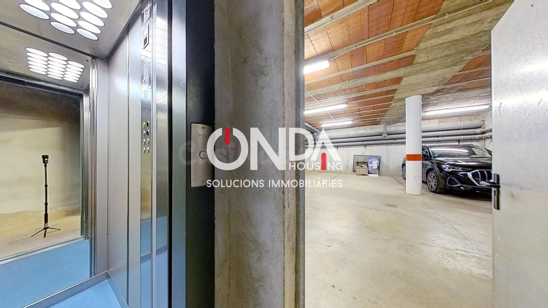 Encantador piso de casi 90 m2 y 3 dormitorios en Sant Lloren - foto 4