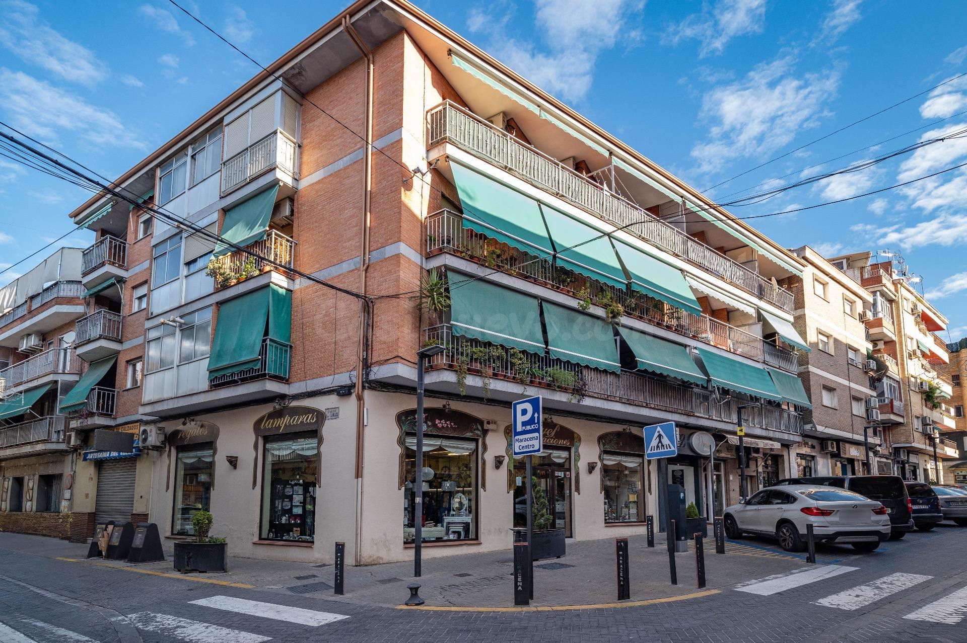 OPORTUNIDAD EN MARACENA!! ESTUPENDO PISO EN EL CENTRO.