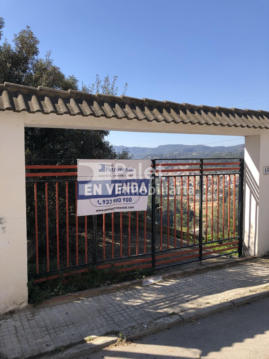 TERRENY EXCEL·LENT PER CONSTRUIR AMB VISTES A MONTSERRAT