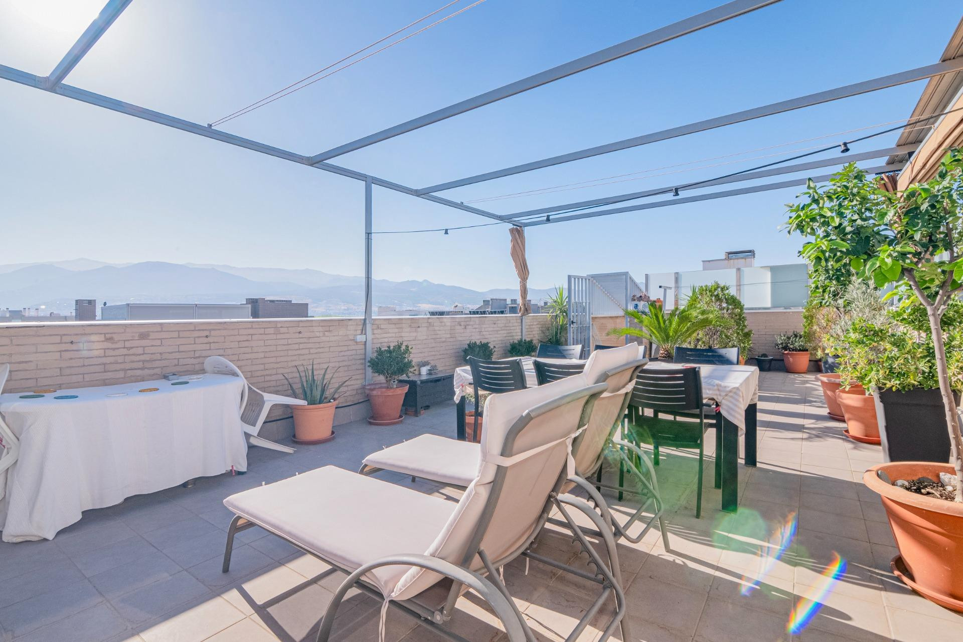 ESPECTACULAR ÁTICO DÚPLEX CON 61 M2 DE TERRAZA, VISTAS PANORÁMICAS A LA SIERRA, GARAJE Y TRASTERO – PTS