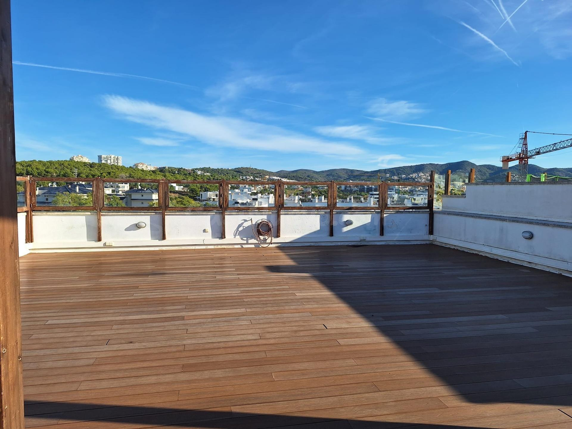 Ático de 160 metros con 130 metros de terraza - foto 2