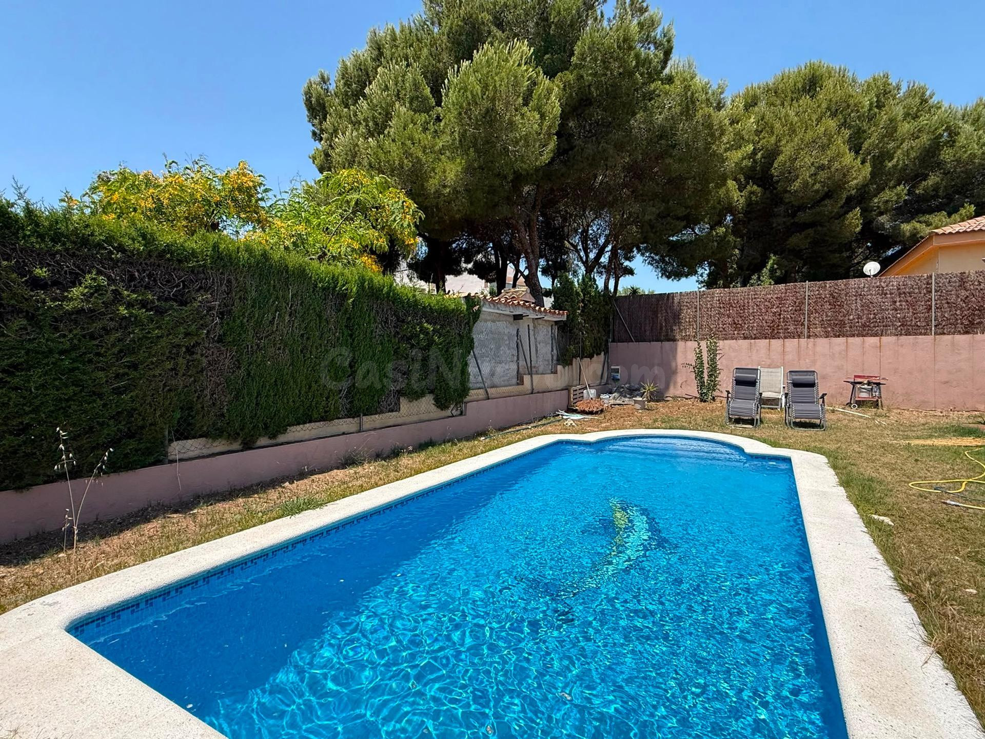 En Venta Exclusiva Casa Reformada con Piscina Privada - Calafell