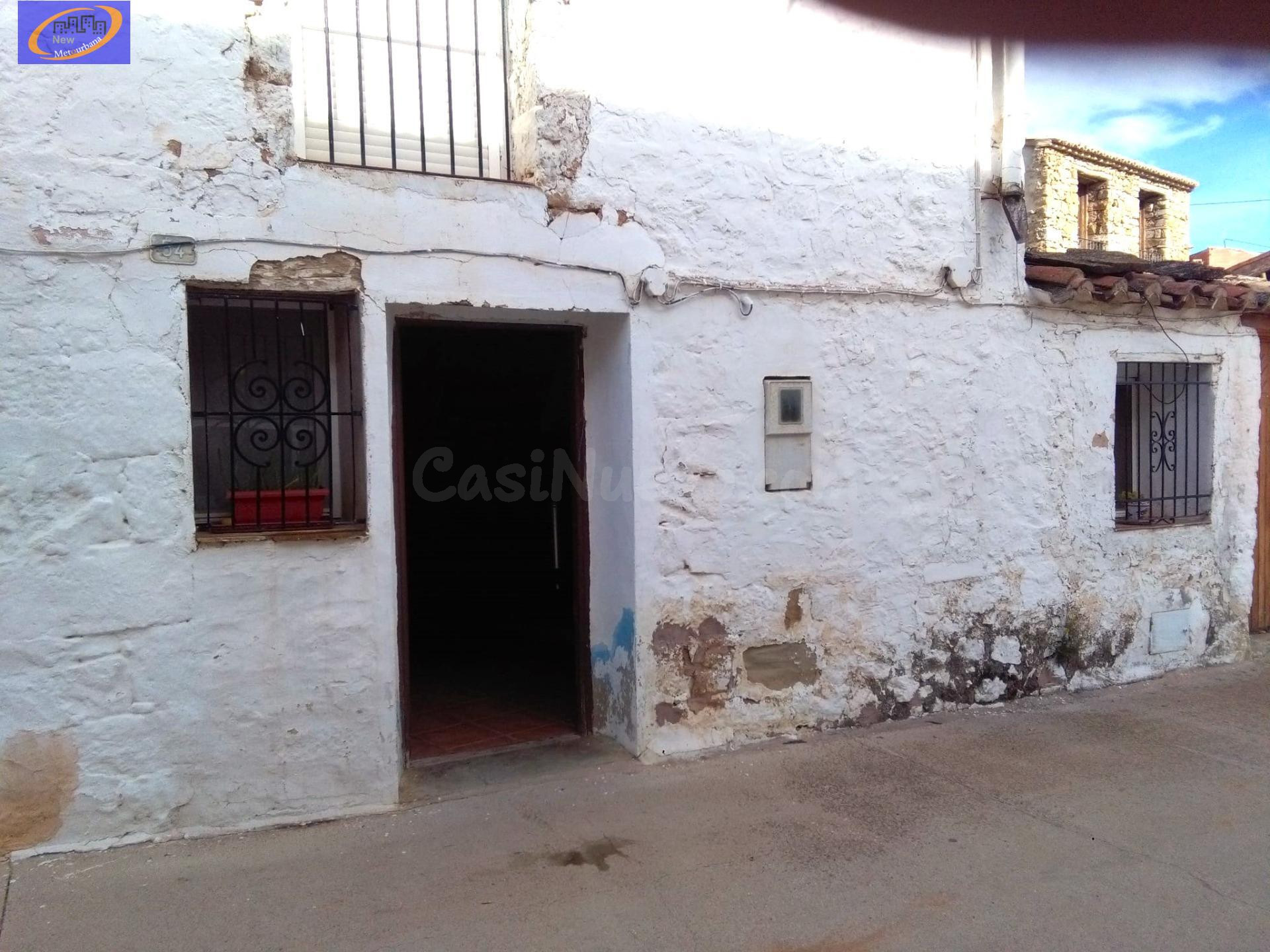 A LA VENTA CASA, PARCELA Y HUERTO EN LA ALMEZA (ALPUENTE)