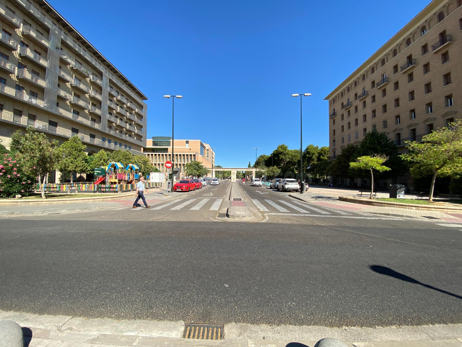 Amplio local de 200 m2 junto a la Universidad y Plaza San Francisco. ¡Alquiler, venta o alquiler con opción de compra!