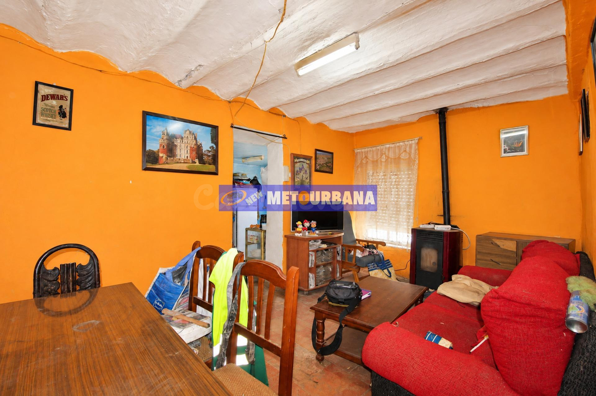 Encantadora Casa en Caudete de las Fuentes - ¡Una Oportunidad Única por €73,000!