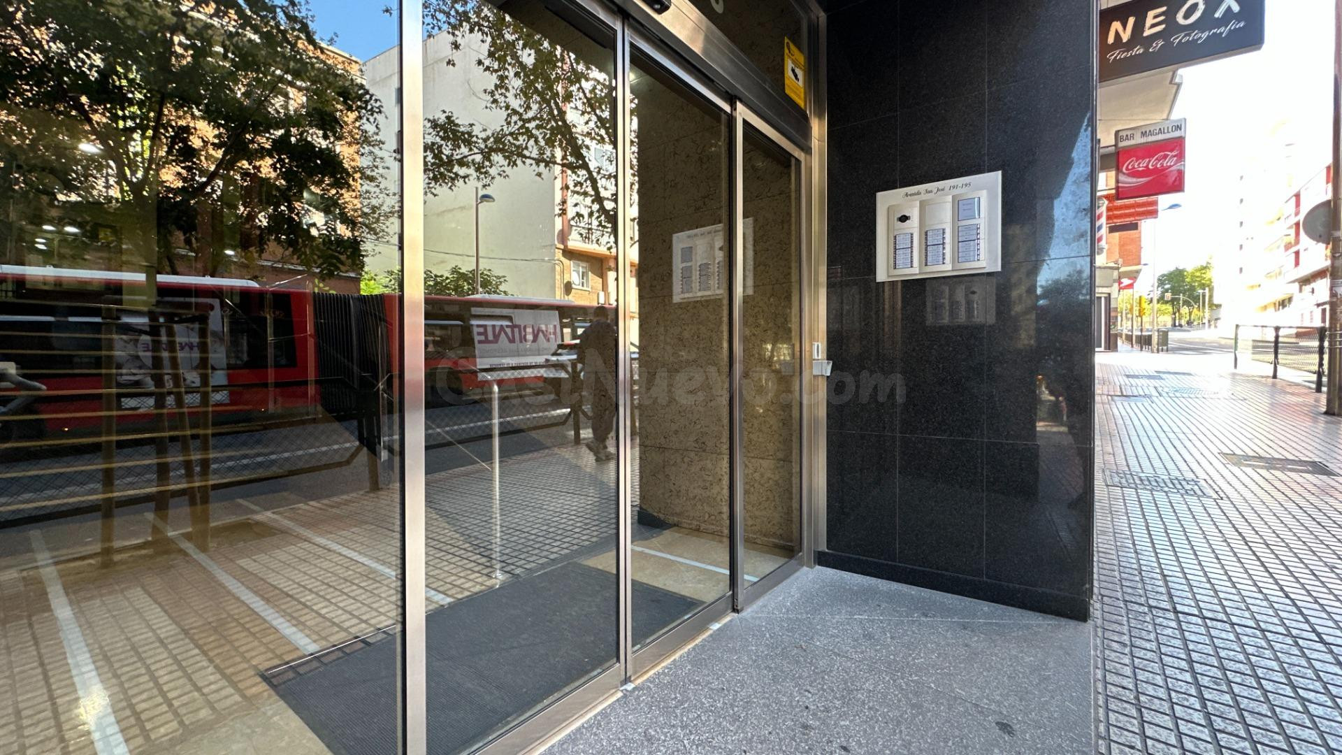 PISO MUY AMPLIO EN AVDA SAN JOSE¡¡¡