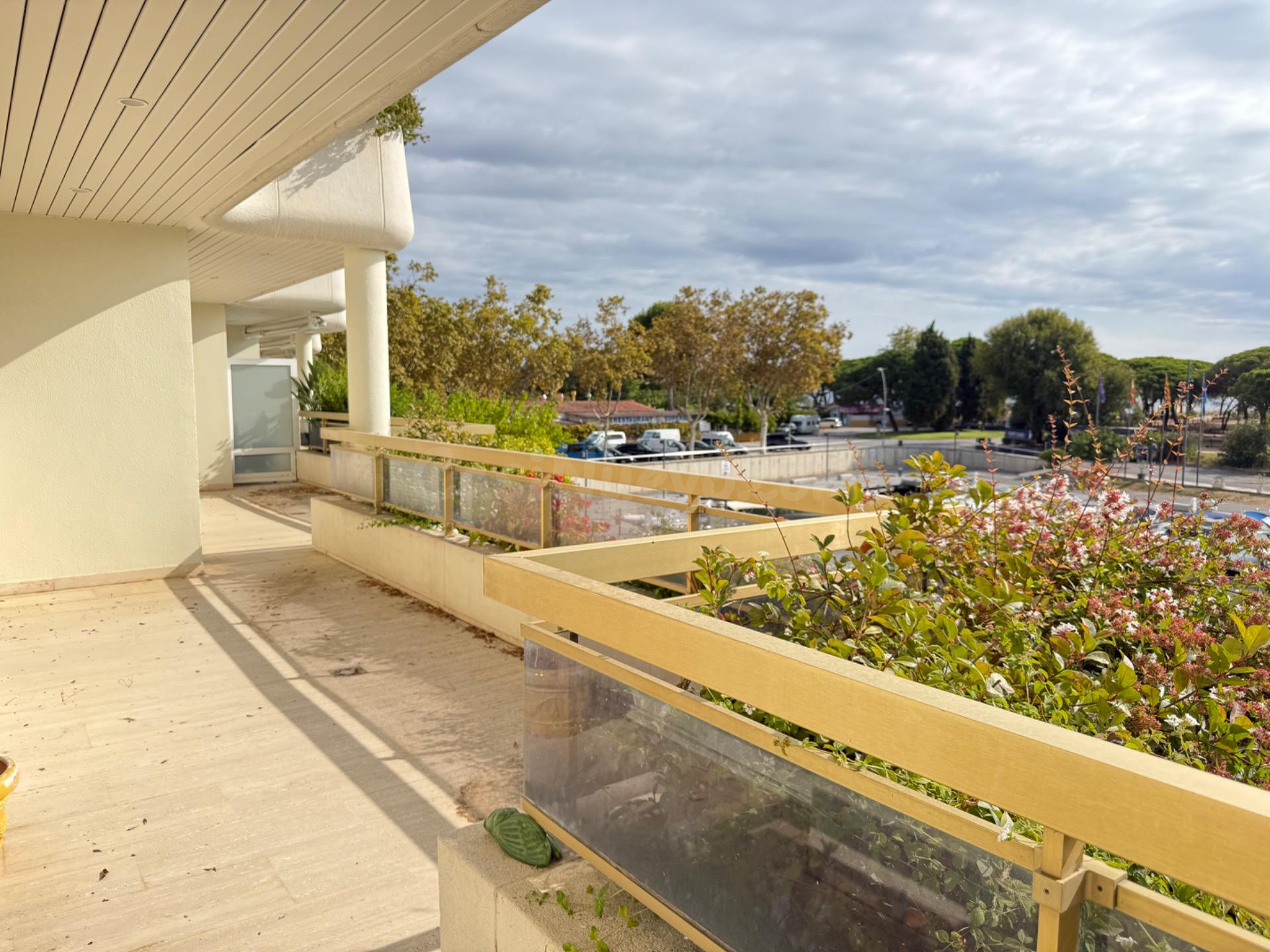 EXCLUSIVO PISO ESQUINERO DE 150 M2 CON TERRAZA PRIVADA DE 87 M2, PISCINA EN CUBIERTA Y VISTAS PANORÁMICAS EN PORT D’ARO