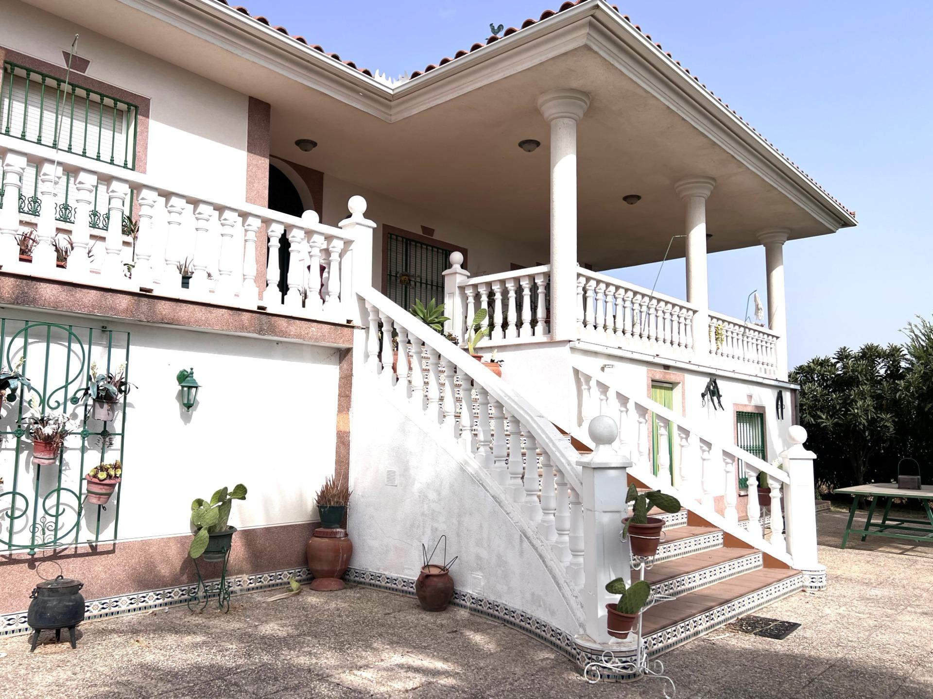CHALET URBANO EN QUINTO CECILIO