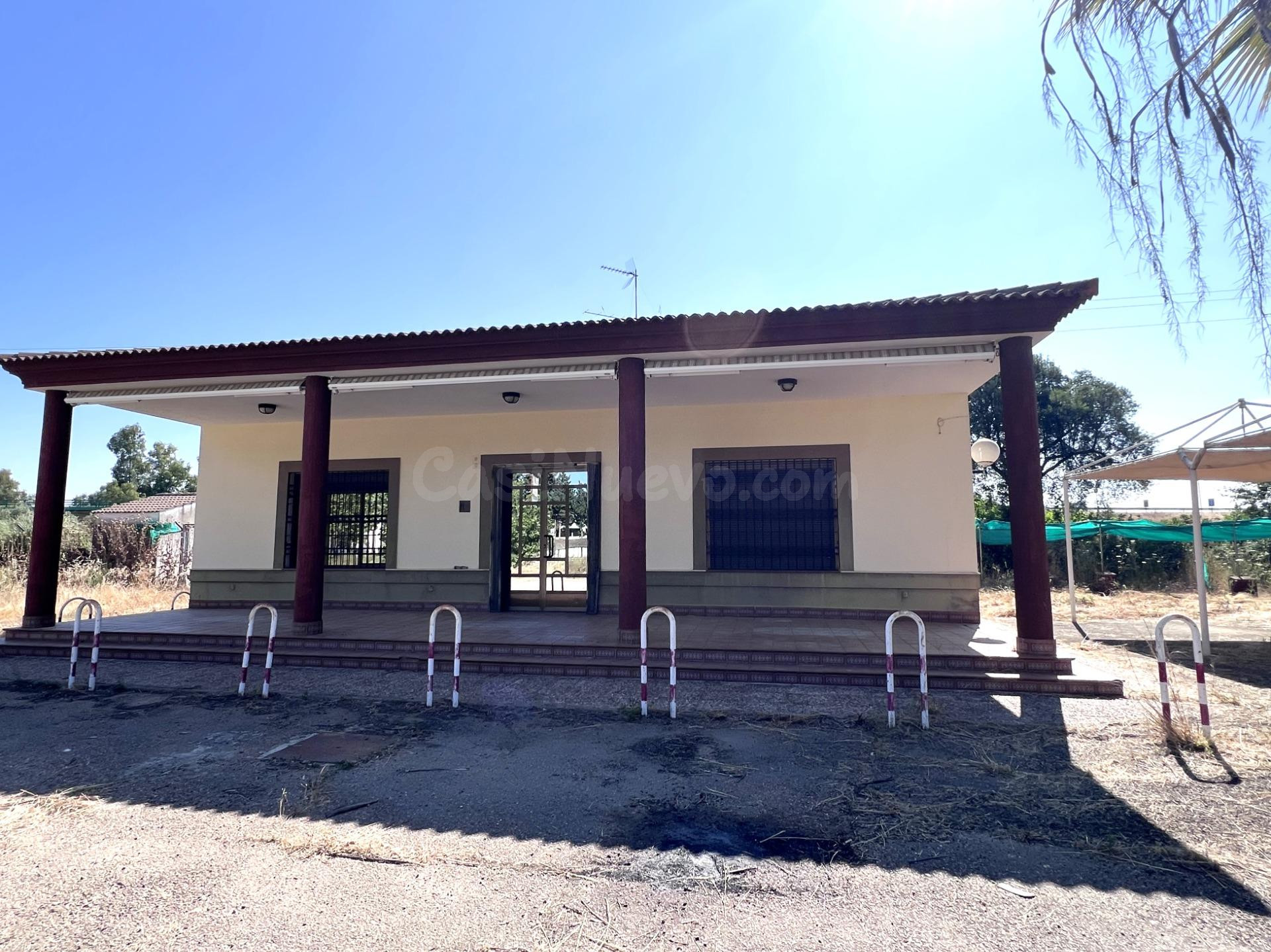 CHALET MAS NEGOCIO DE HOSTELERÍA ZONA DON BENITO