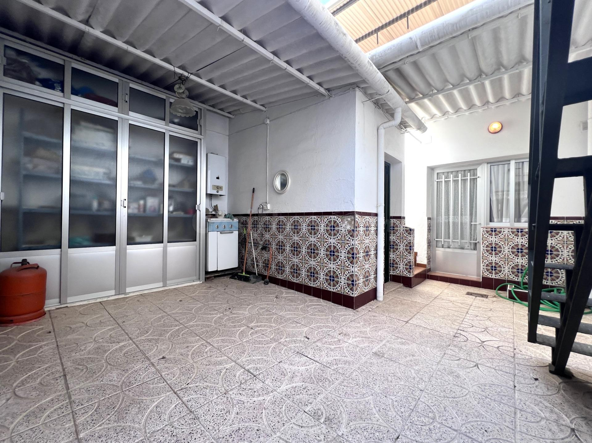 CASA EN VENTA EN DON BENITO