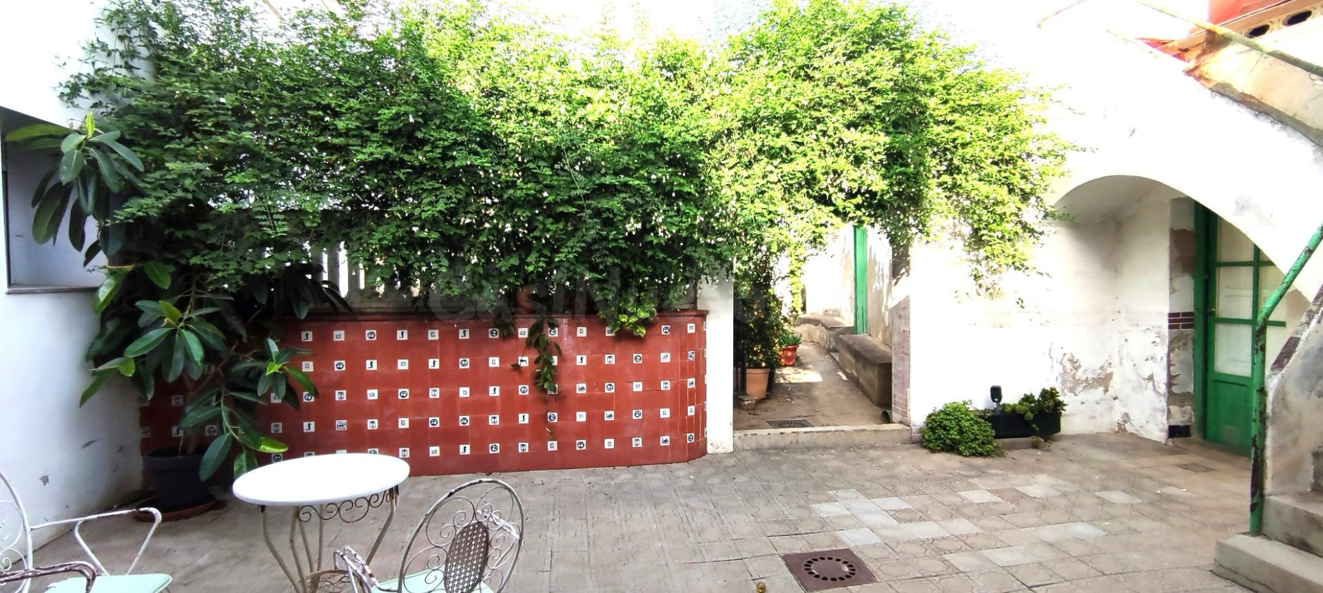 CASA ENTERA EN VENTA EN EL CENTRO DE DON BENITO