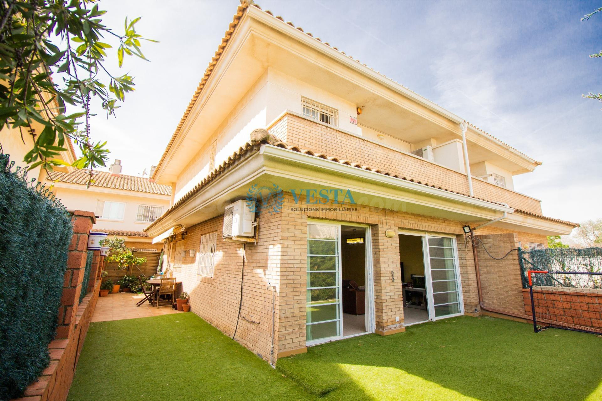 TU NUEVO HOGAR CERCA DE LA PLAYA DE CAMBRILS