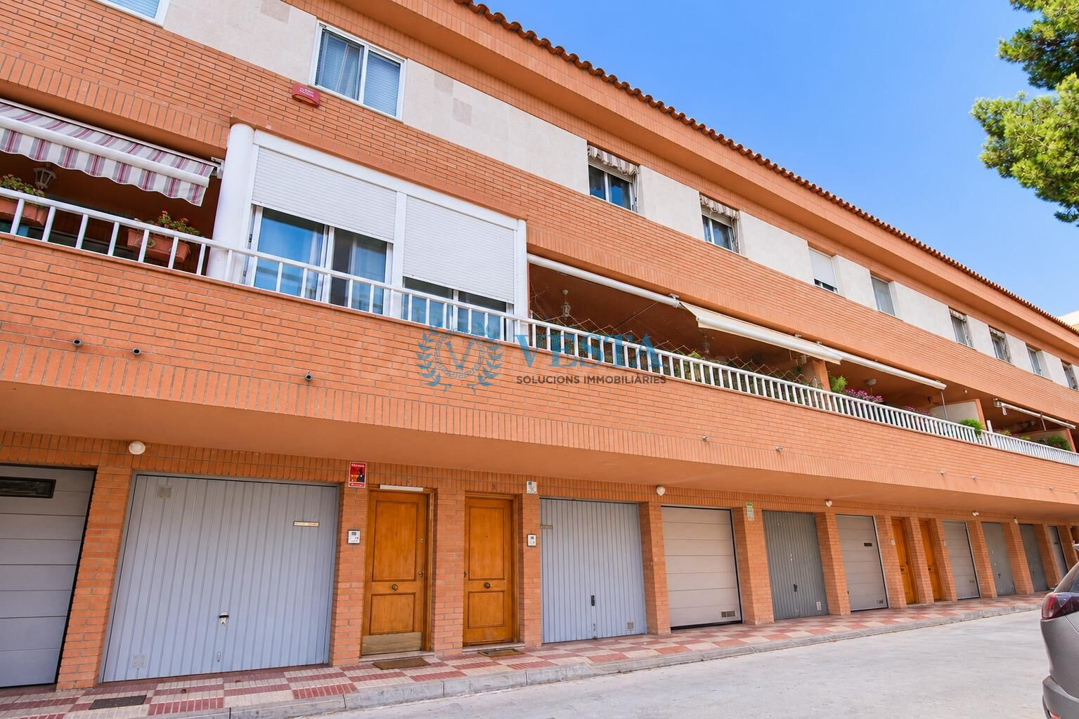 CASA FAMILIAR CON GARAJE DOBLE EN SANT PERE I SANT PAU