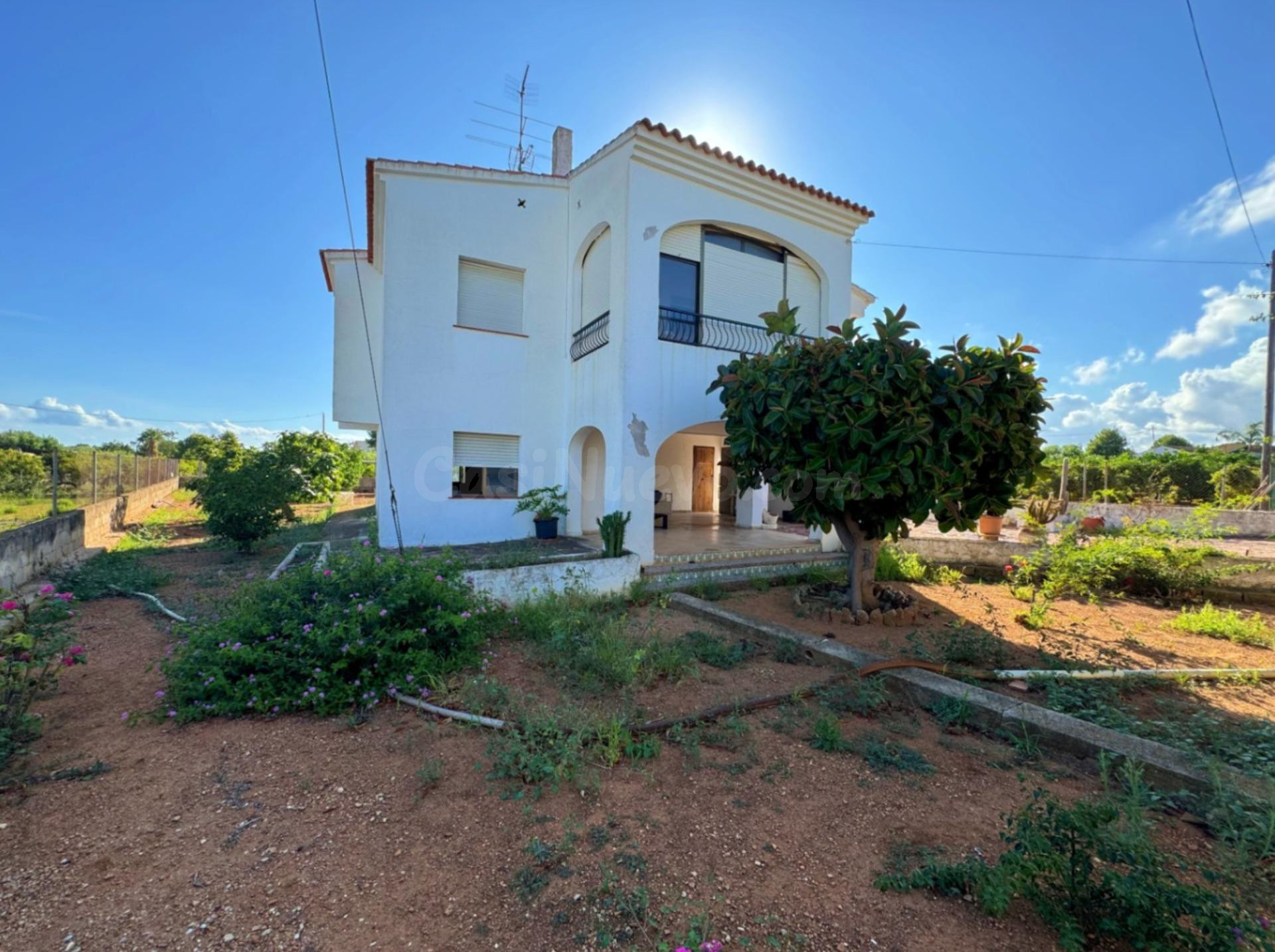 Chalet a reformar con amplio terreno en Denia