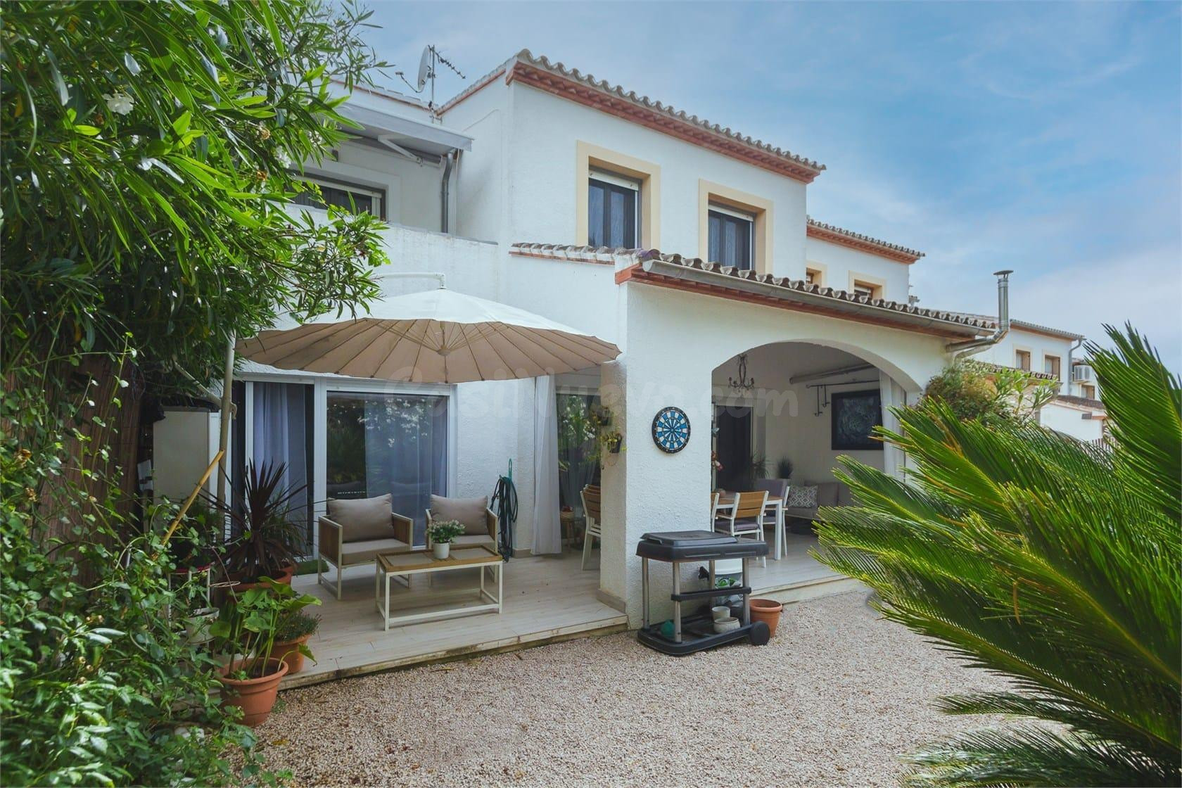 Adosado con Piscina, Jardín y Terraza Privada en Monte Pedreguer