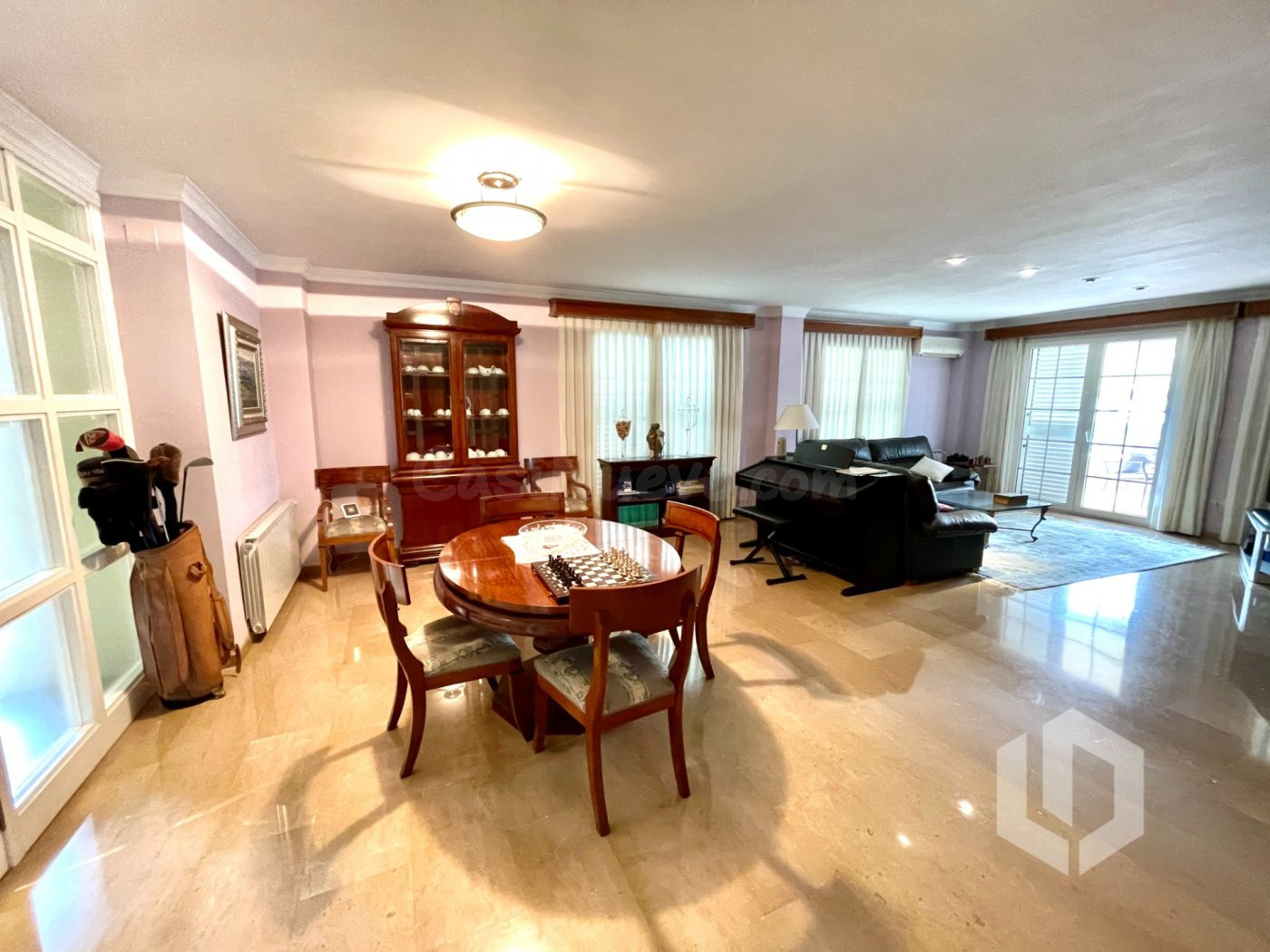 Espacioso y único chalet en venta en playa de Sagunto - foto 3