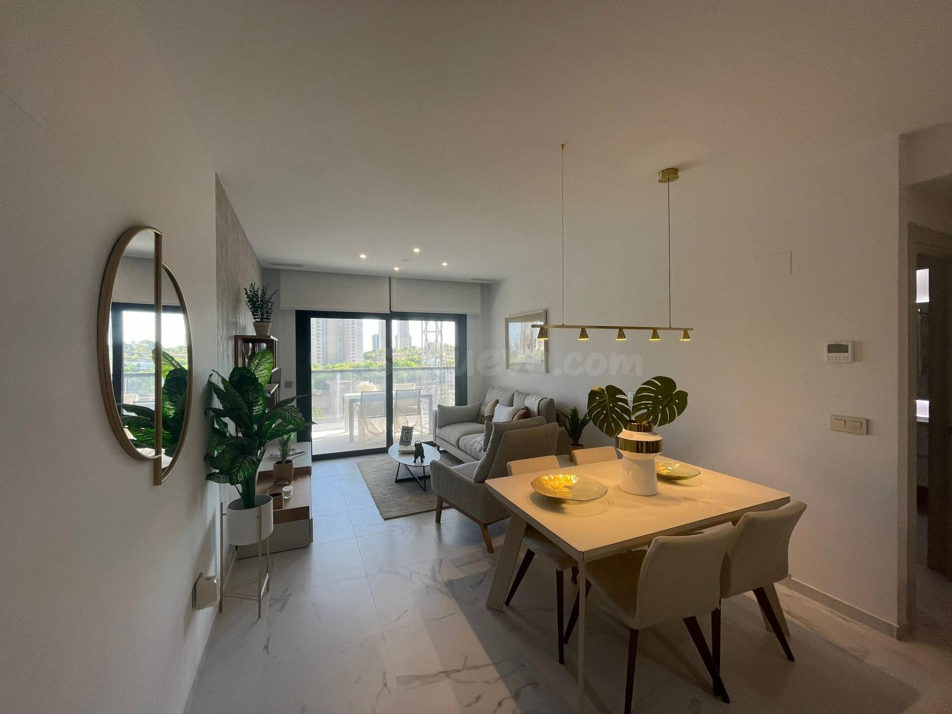 APARTAMENTOS EN VIA PARQUE