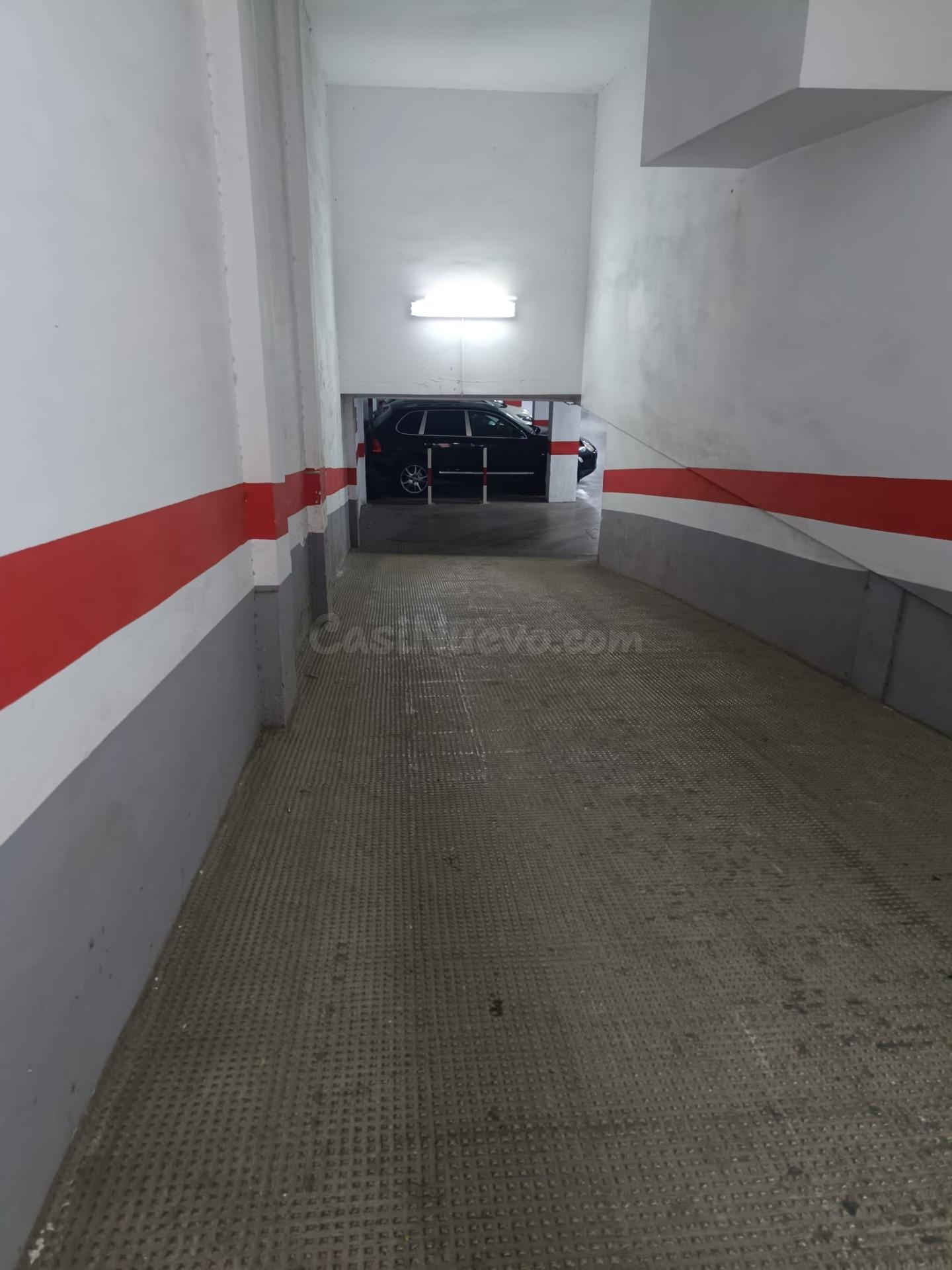SE VENDE GARAJE CON TRASTERO