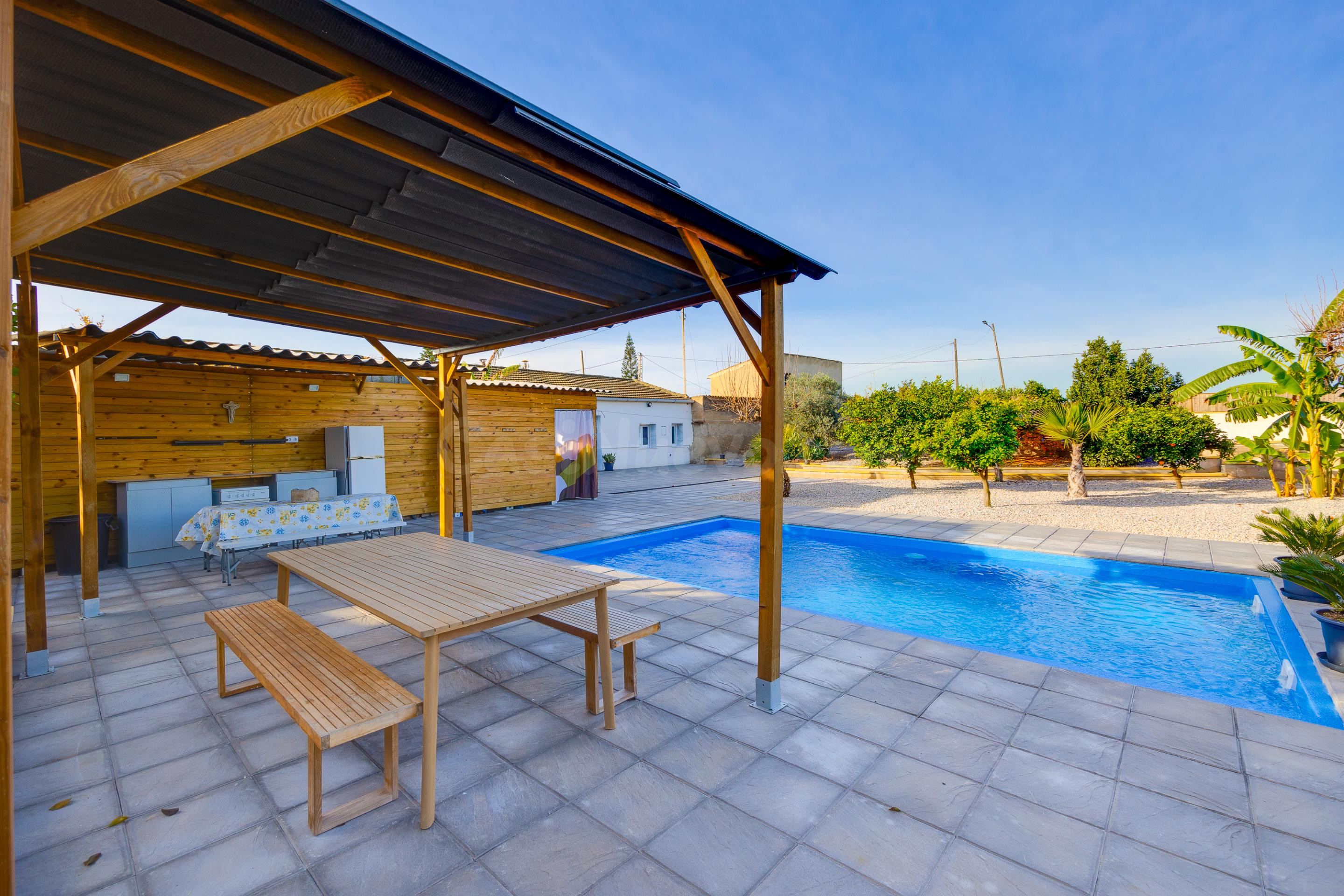 Chalet con parcela en Los Montesinos (Alicante)