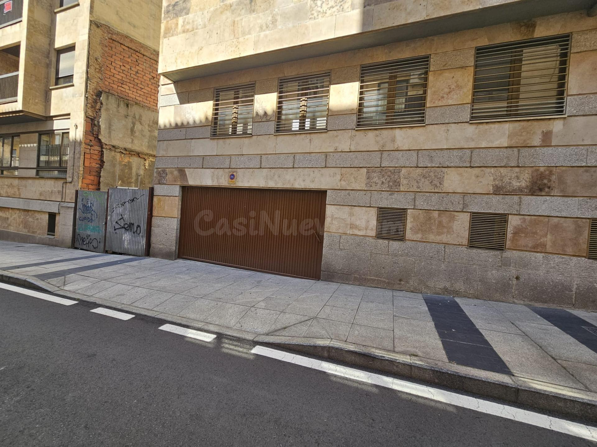 OFICINA EN VENTA EN EL CENTRO DE LA CIUDAD EXTERIOR, CON 4 VENTANAS A LA CALLE