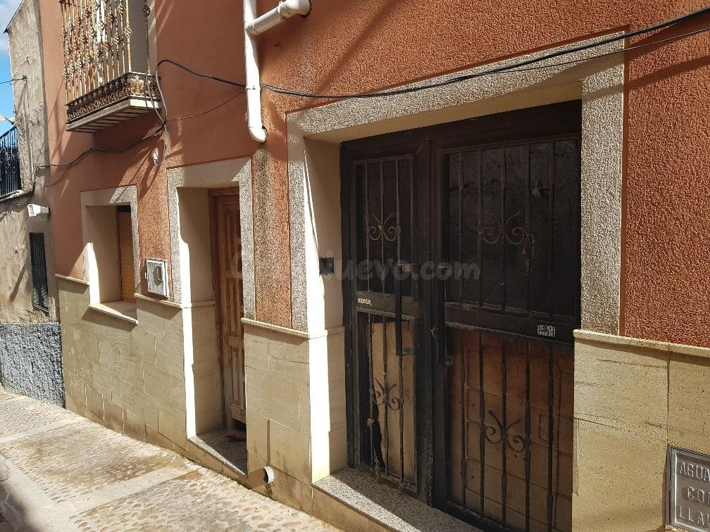 Amplio Piso de 3 Dormitorios con Ascensor en Caravaca de la Cruz