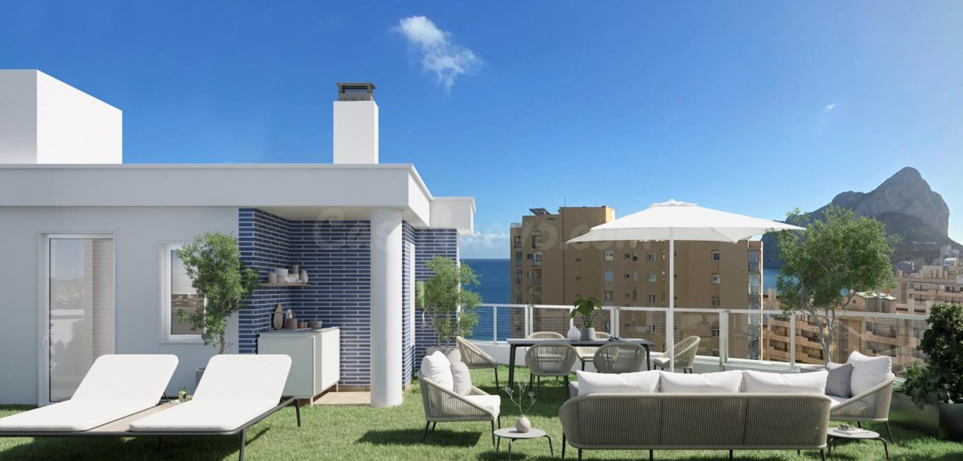Exclusivo Ático con Terraza Panorámica al Mar