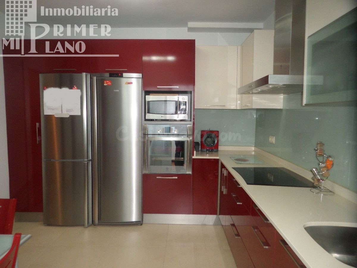 ¡Descubre esta magnífica casa en venta en Tomelloso, ubicada en la zona de Calle Estación!