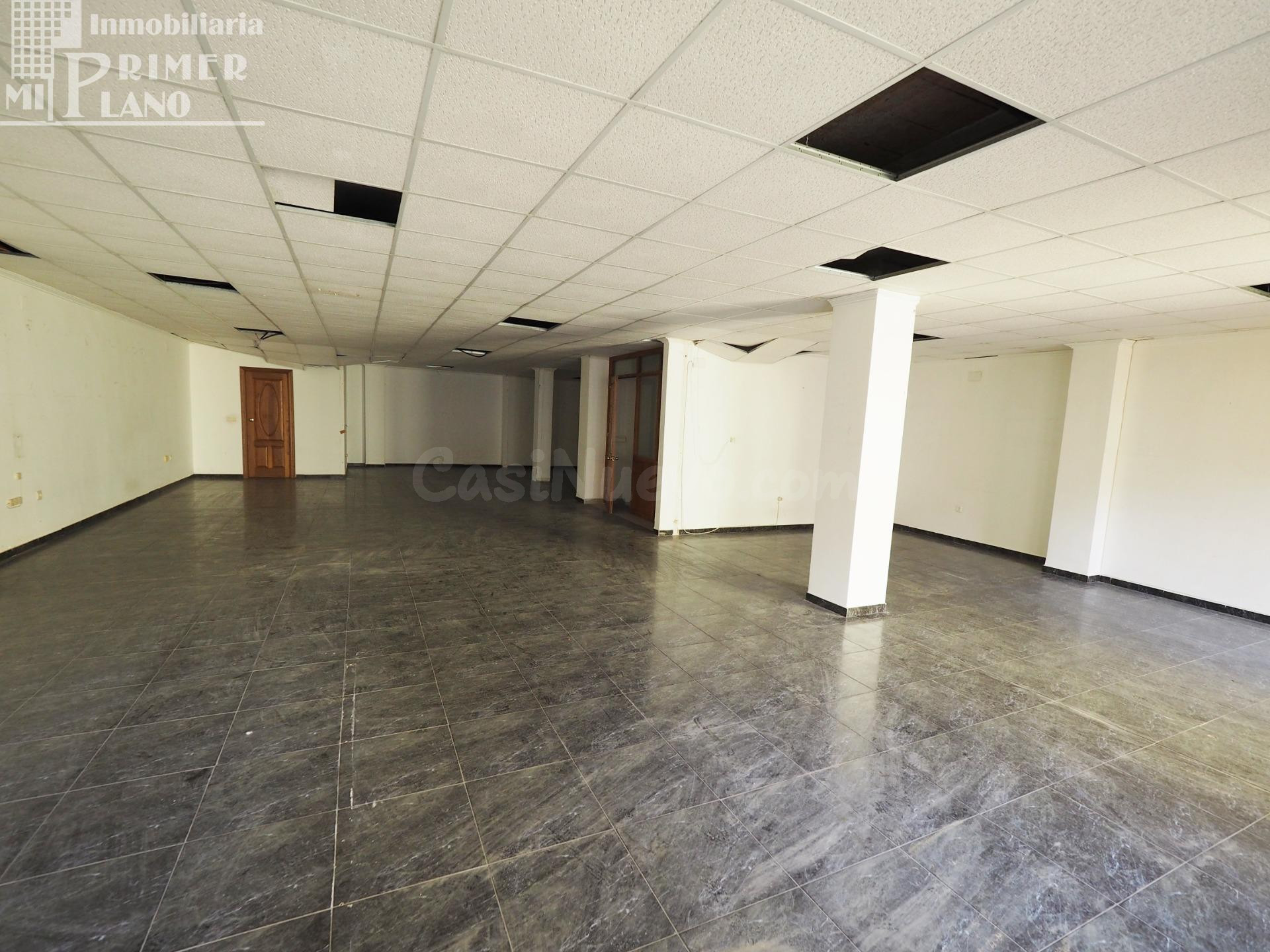 Se vende local en calle Don Victor en 1ª planta de un edificio de oficinas