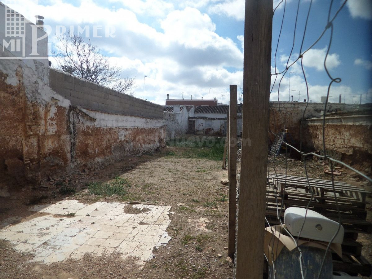 *¡OPORTUNIDAD DE ULTIMA HORA! SOLAR DE 150m2 MUY PROXIMO A JUAN CARLOS I*