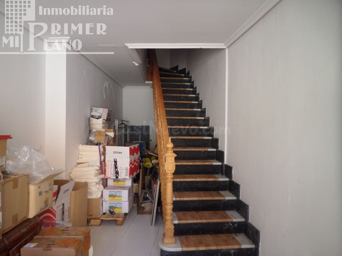 CASA DE 276m2 JUNTO A PLAZA DE ESPAÑA, TOMELLOSO CON LOCAL COMERCIAL