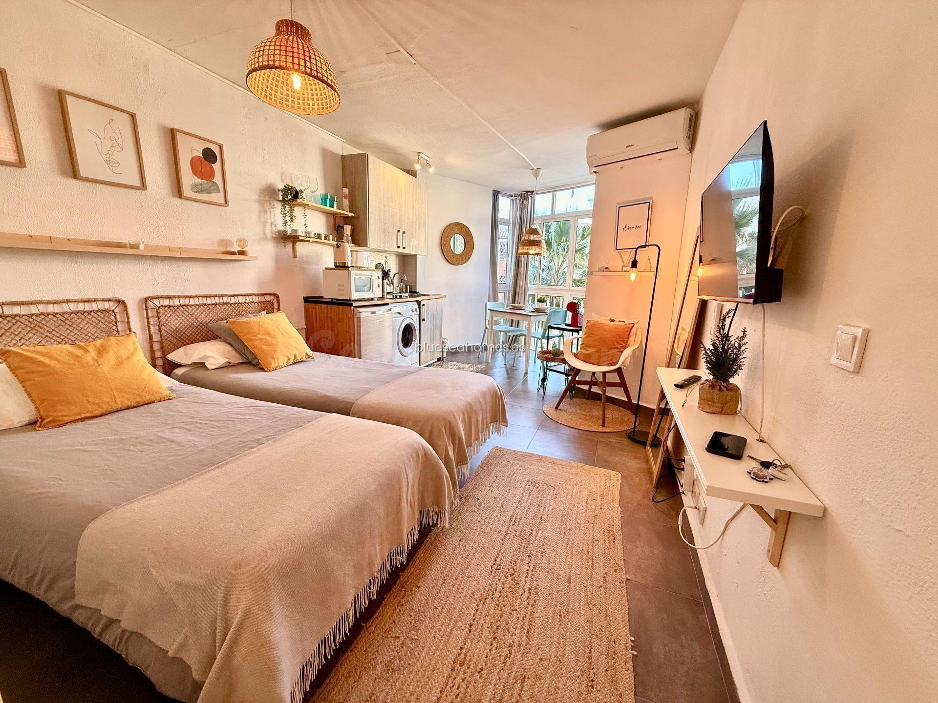 Con licencia turística!! Venta de estudio reformado en Benalmádena Costa, Málaga, Costa del Sol