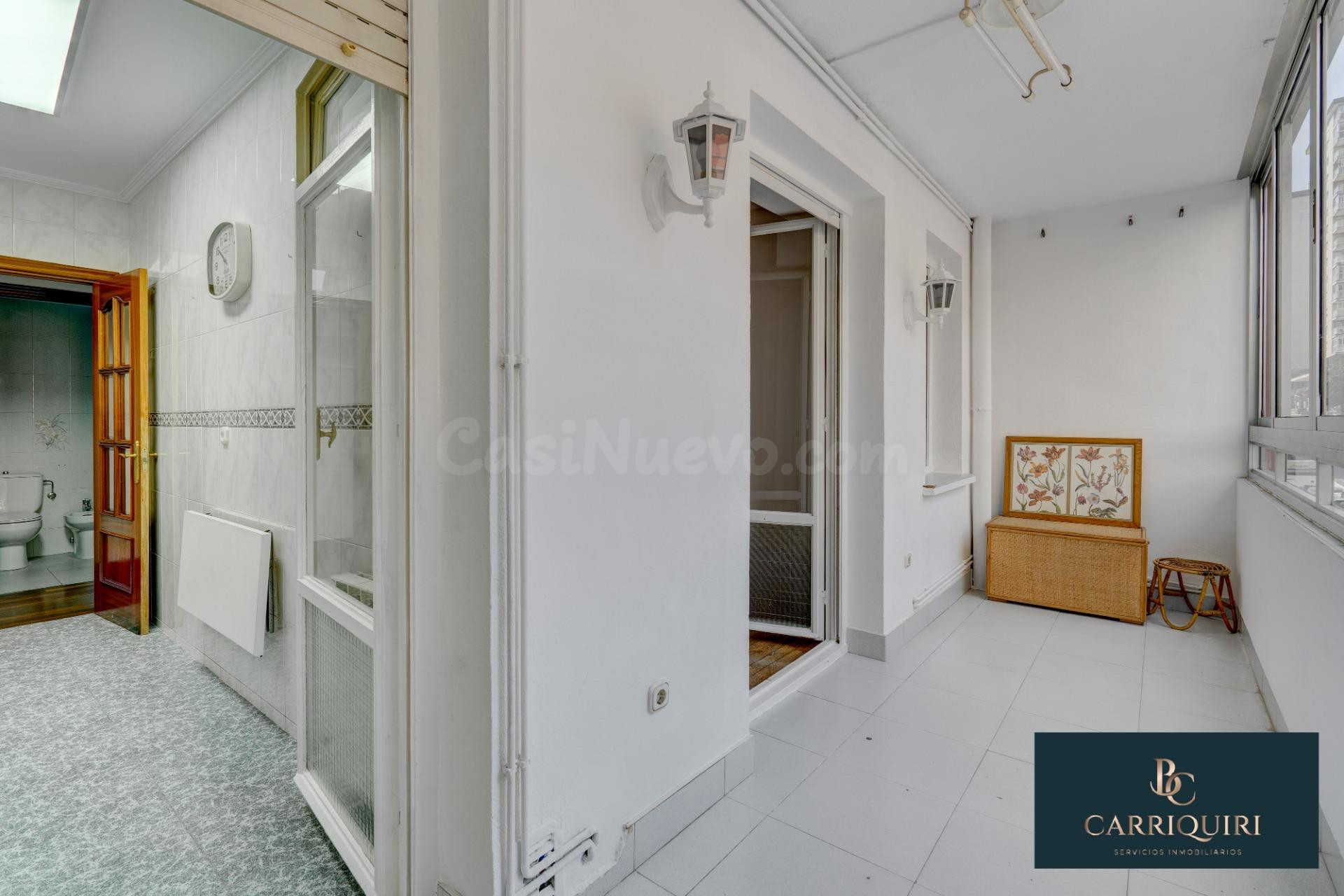 Piso exterior de 3 dormitorios con ascensor en Paseo de Larr - foto 2