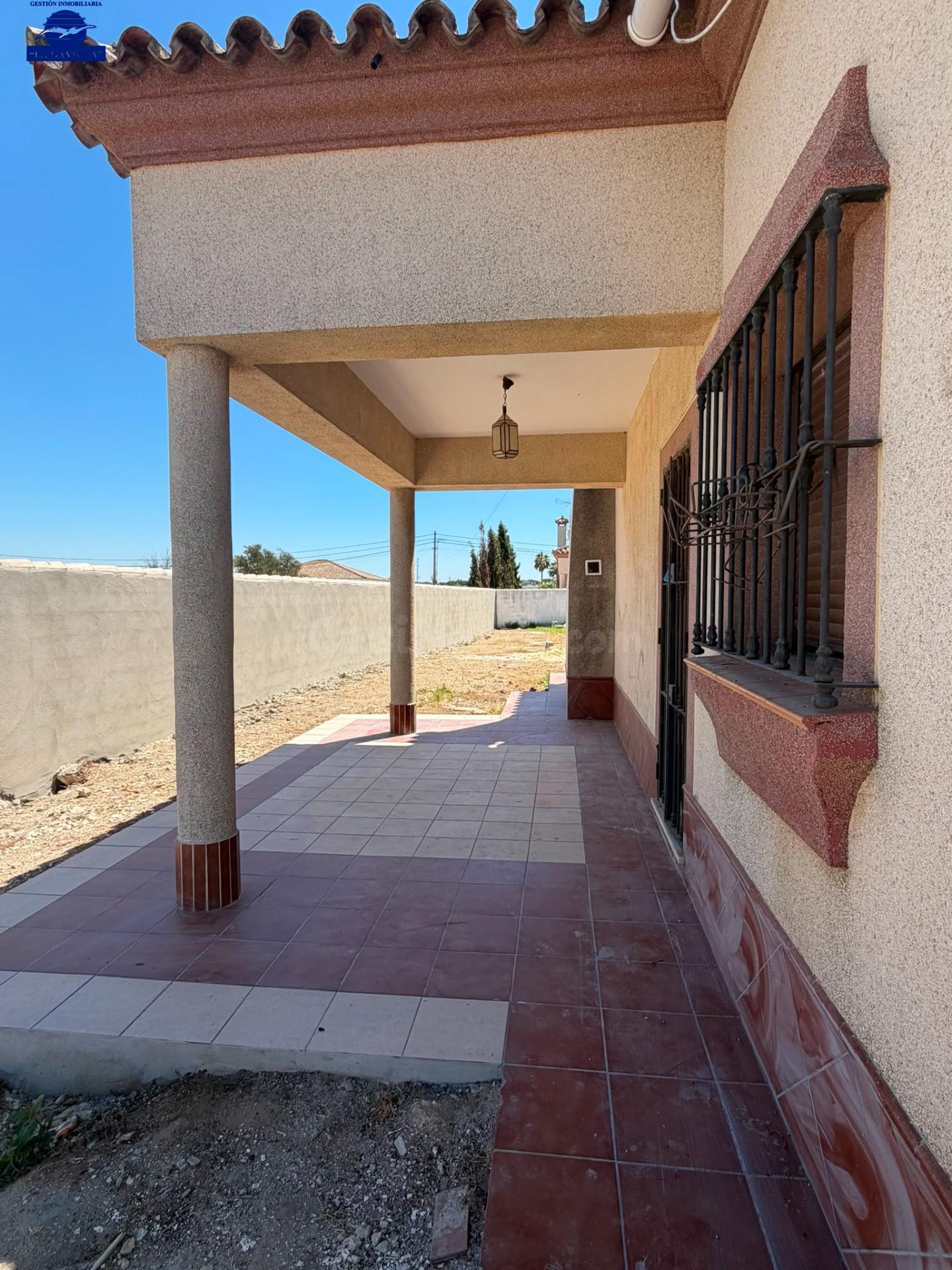 SE VENDE CHALET EN LAA ENTRADA DEL PAGO DEL HUMO