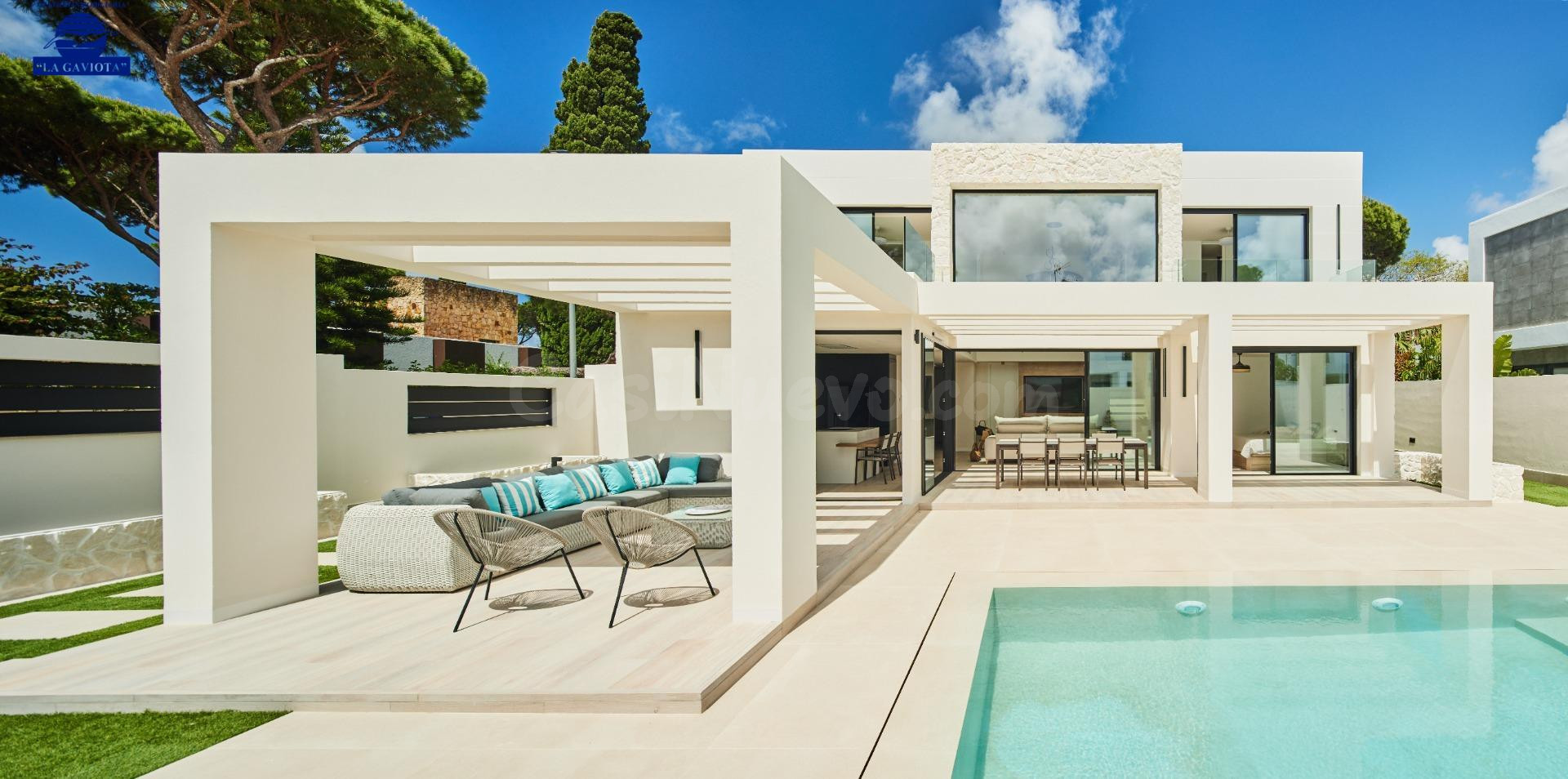 VILLA DE LUJO EN LA BARROSA