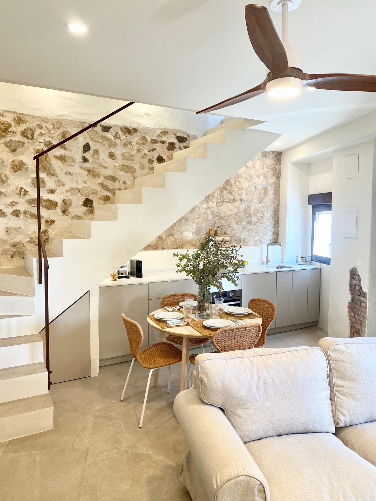 Excelente inversión: casa de pueblo reformada junto al mar en Altea