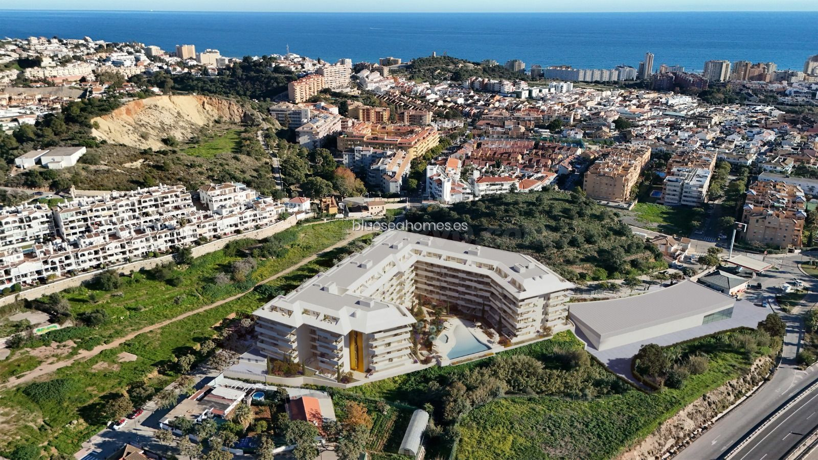 Venta de piso con tres dormitorios en Fuengirola, Málaga, Costa del Sol