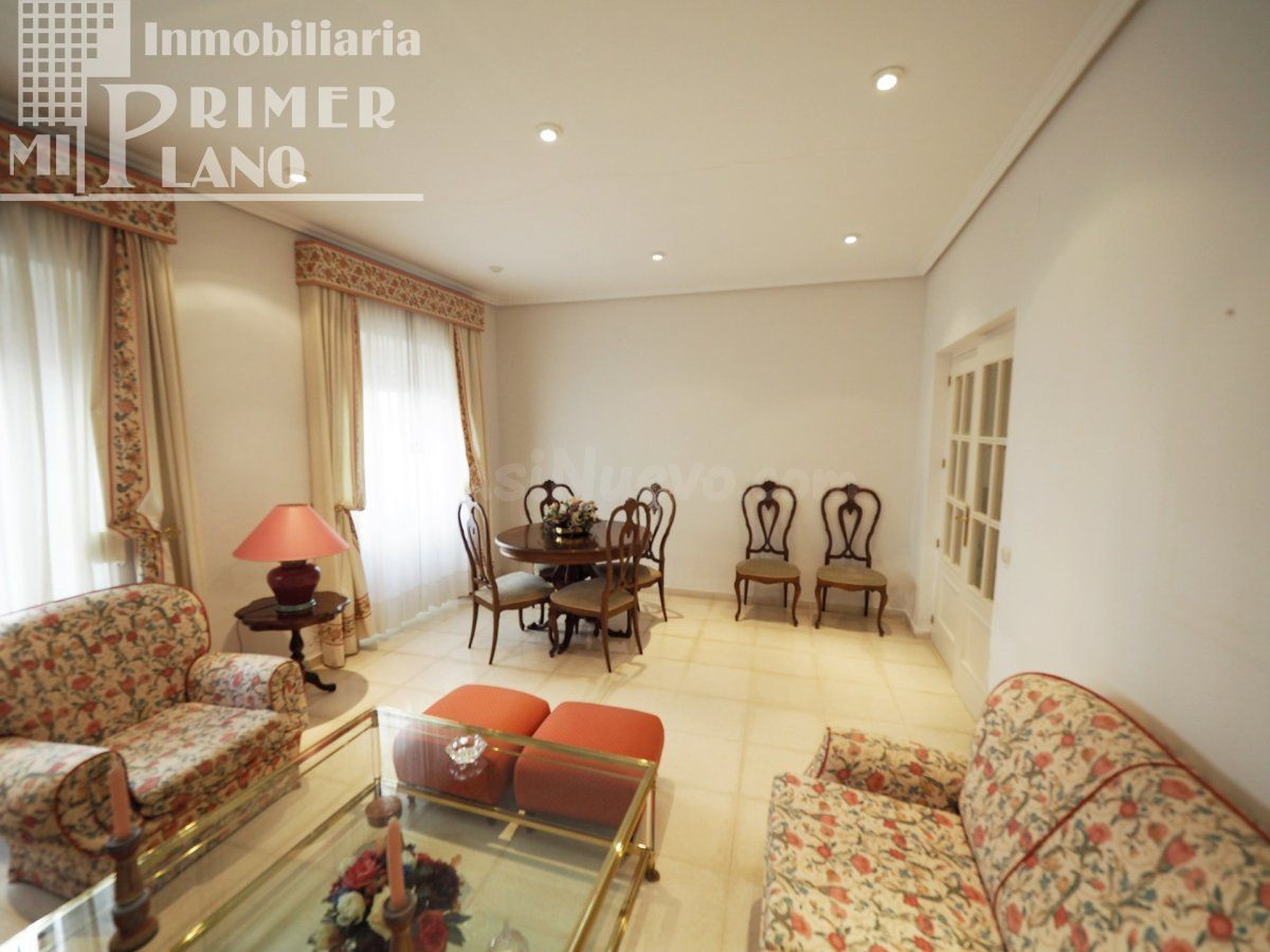 *Casa de dos plantas, para entrar a vivir, en zona centro de TOMELLOSO por 199.000€*